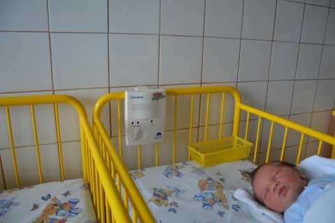 Bábätká na neonatologickej klinike v Banskej Bystrici dostali ku dňu detí nezvyčajný darček 