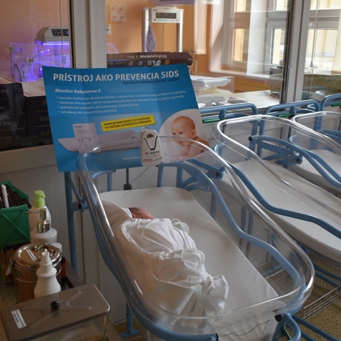 Novorodenecké oddelenie ÚVN SNP Ružomberok dostalo monitory dychu